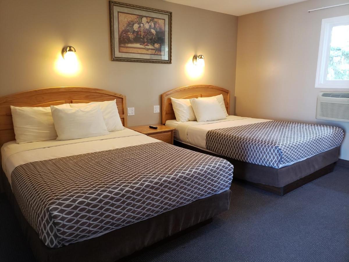Lamplighter Inn Three Hills Kültér fotó